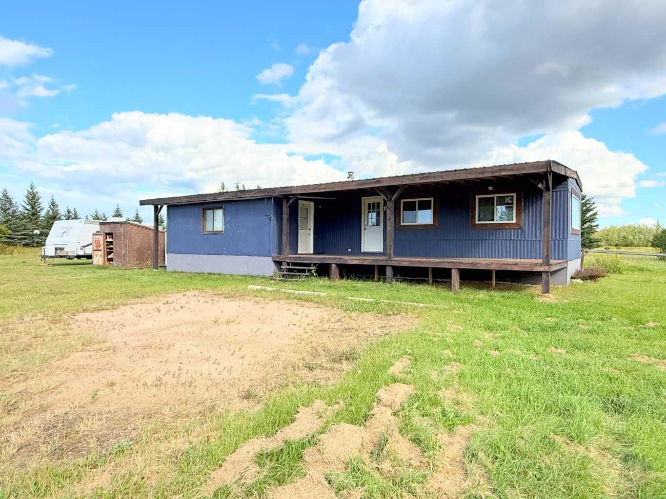 Property Photo:  665059 Range Road 230 2  AB T9S 2A8 