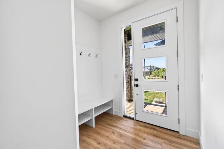 Property Photo: 33 Thatcher Avenue AB T4P 0Y5