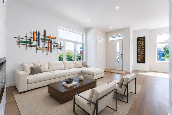 Property Photo:  73 7 Street NE  AB T2E 4B6 