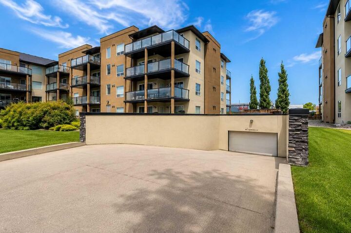 Property Photo:  9124 96 Avenue 404  AB T8X 0A1 