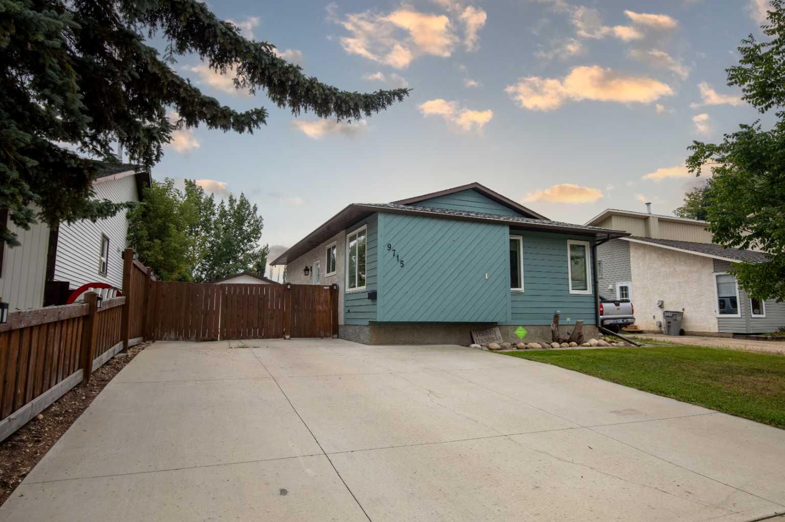 Property Photo:  9715 69 Avenue  AB T8V 5E4 