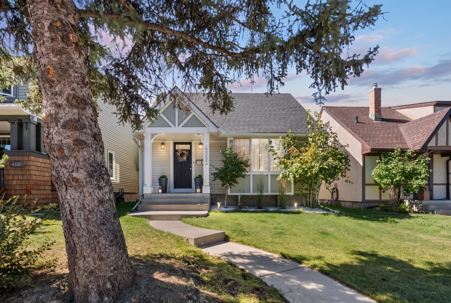 Property Photo:  4553 Passchendaele Road SW  AB T2T 6C9 