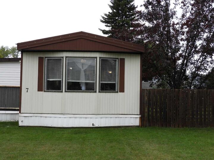 Property Photo:  5029 34 #7  AB T4N 0P4 