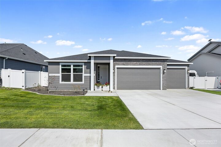 Property Photo: 4744 W Junco Street WA 98837