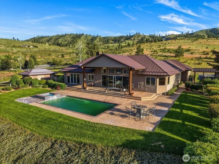 Property Photo: 825 Hawks Meadow Road WA 98816