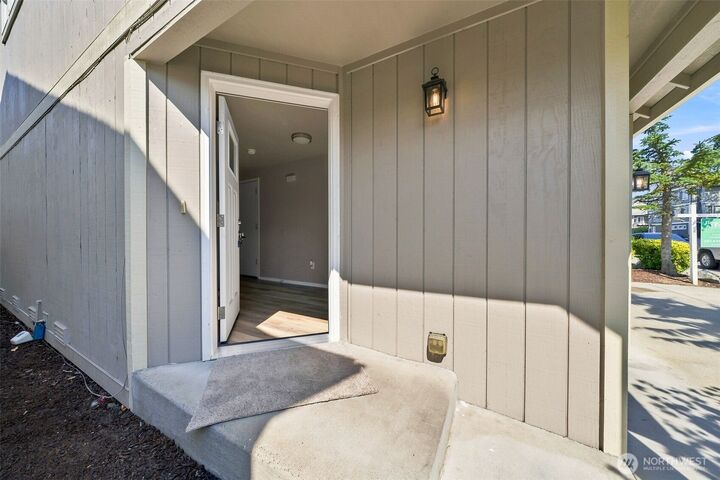Property Photo:  4042 S Warner Street B  WA 98409 