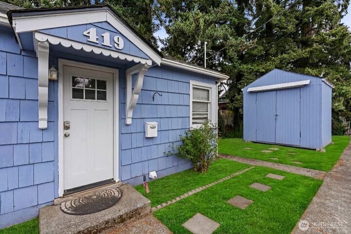 Property Photo:  419  Yew  WA 98531 