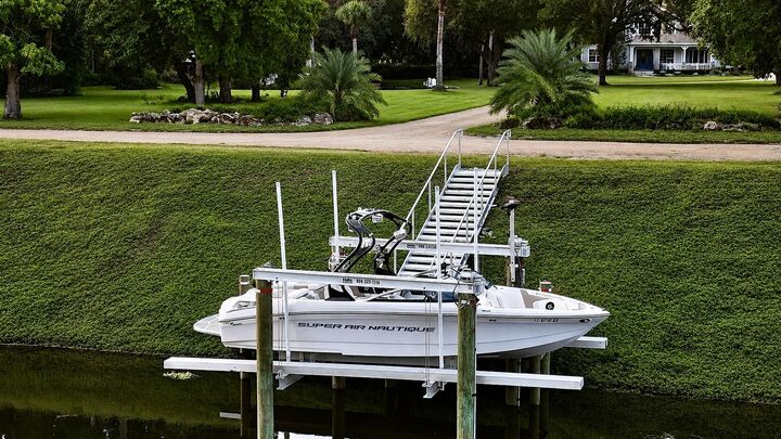 Property Photo:  4786 Ridgewood Road E  FL 33436 