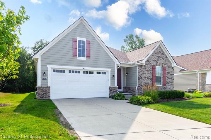 Property Photo:  17242 Garden Ridge Lane  MI 48168 
