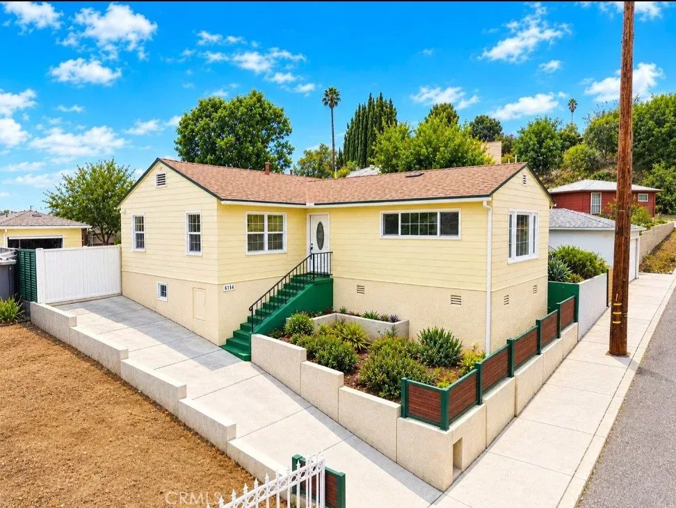Property Photo: 5114 La Calandria CA 90032