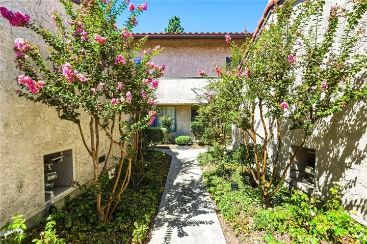 Property Photo:  11257 Key West Avenue 3  CA 91326 