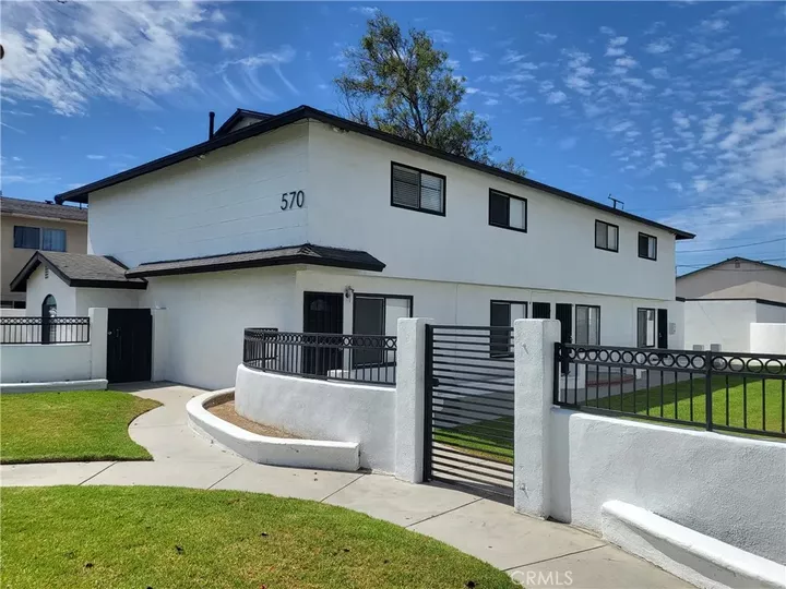 Property Photo: 570 Penrose CA 92878