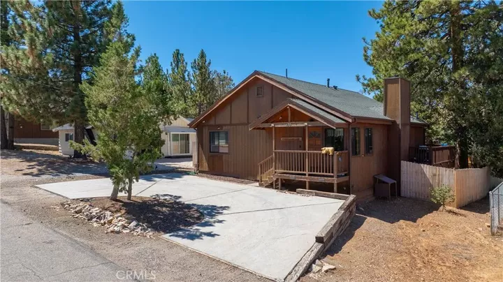 Property Photo: 630 Villa Grove Avenue CA 92314