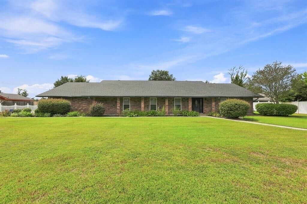 Property Photo: 309 Davis Drive LA 70663
