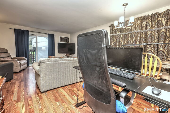Property Photo:  172 Woodland Street 1  CT 06451 