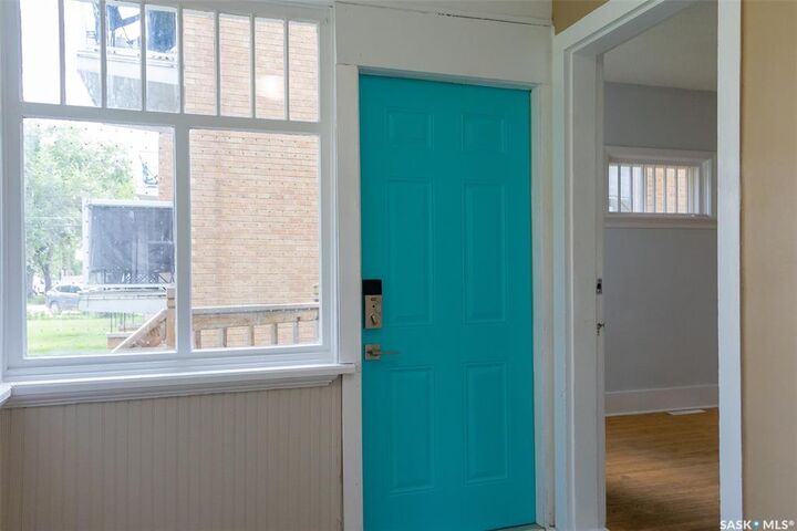 Property Photo:  1019 C Avenue N  SK S7L 1K1 