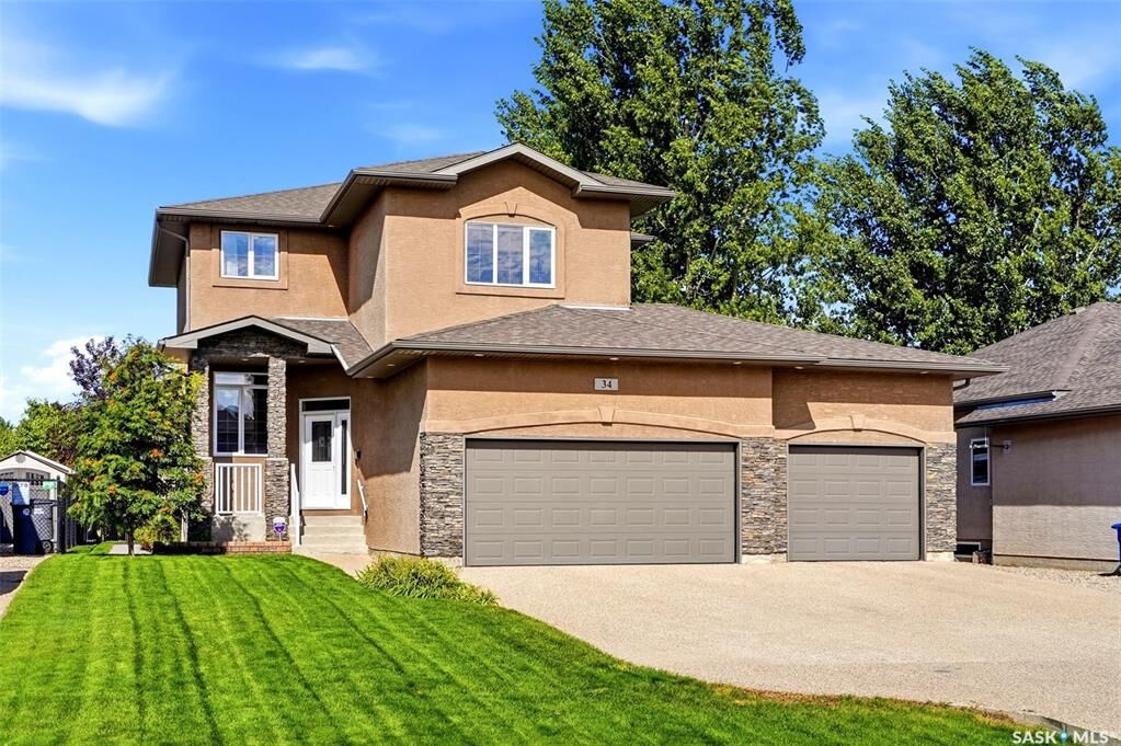 Property Photo: 34 Fairway Crescent SK S4L 0A7