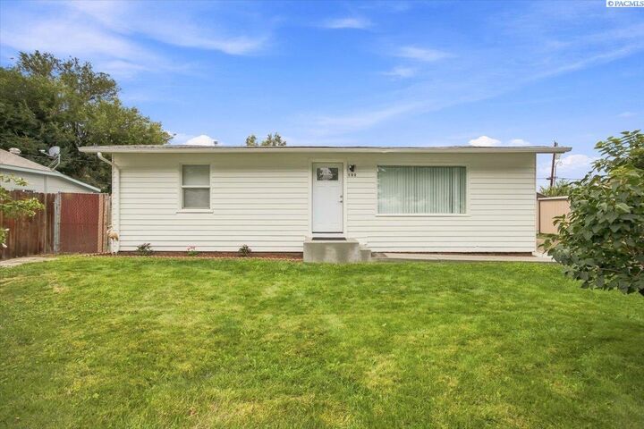 Property Photo: 103 N Yost St WA 99336