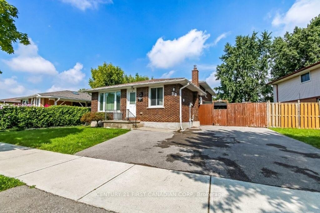 Property Photo: 30 Scotchmere Crescent ON N6E 2A1
