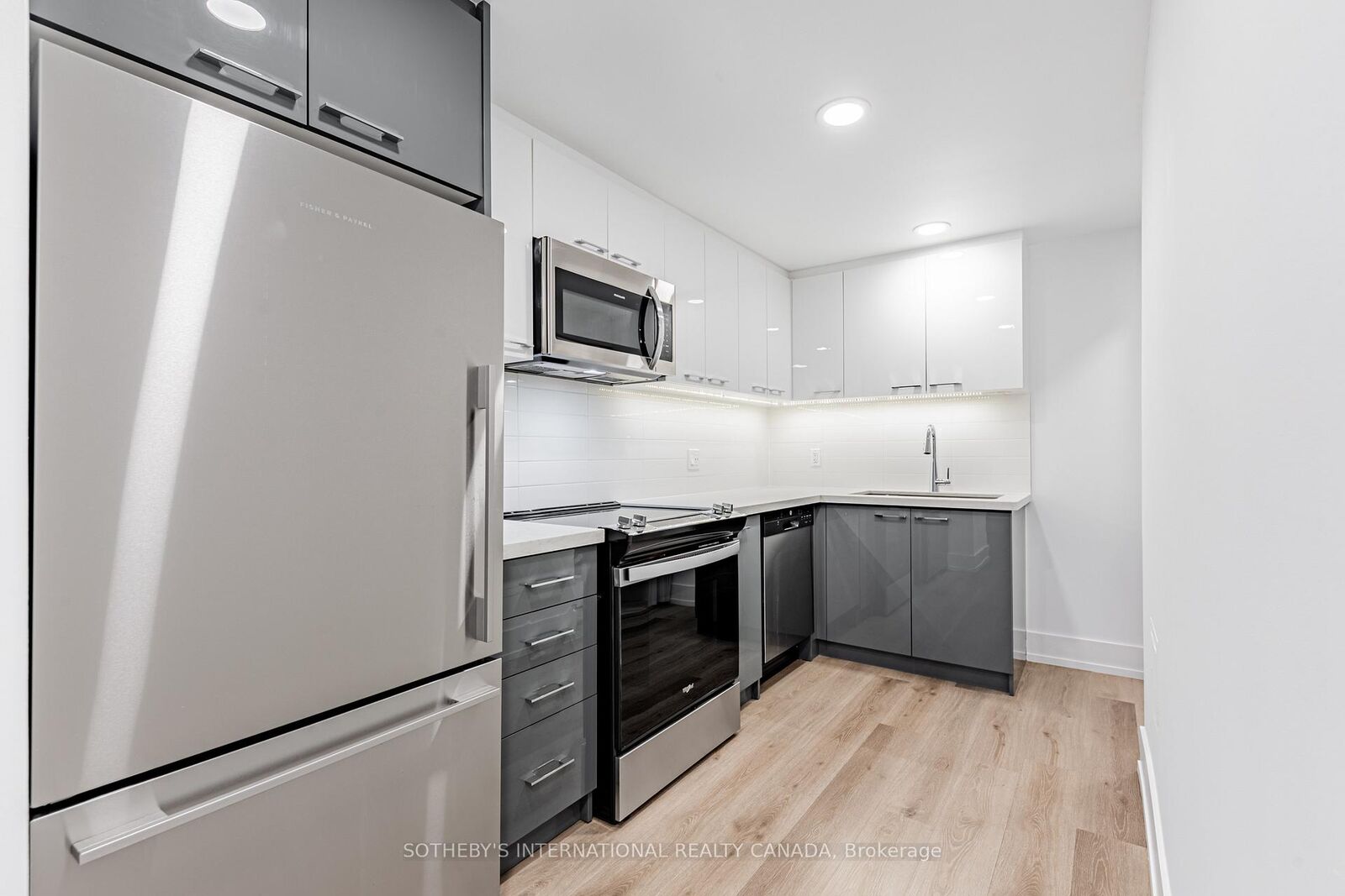 Property Photo:  201 Sherbourne Street N0906  ON M5A 3X1 