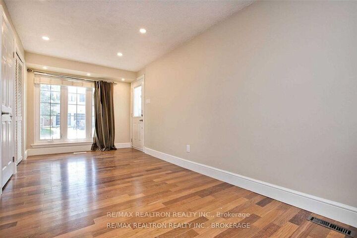 Property Photo:  2 Callahan Road Lower  ON L3R 2K1 