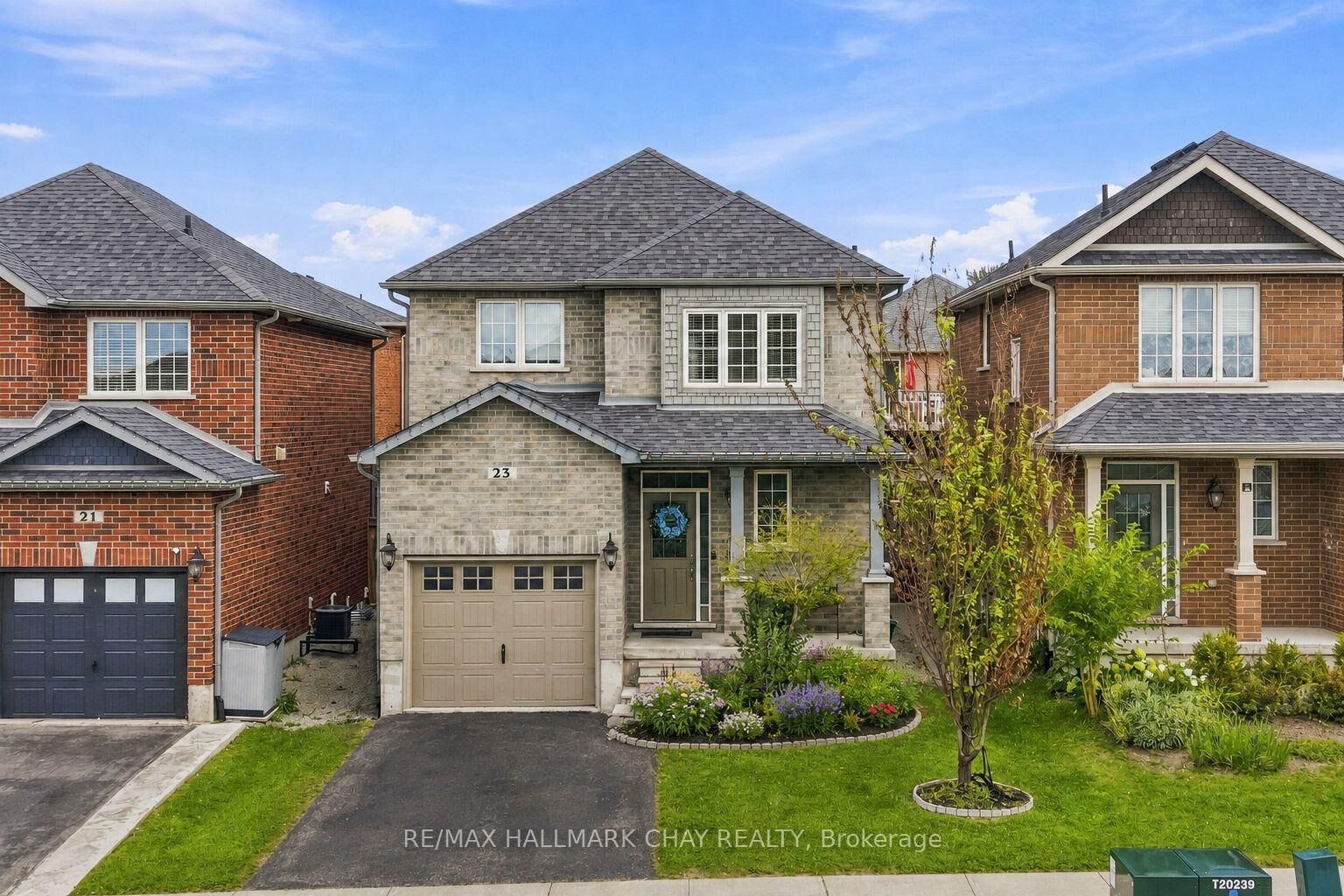 Property Photo:  23 Nathan Crescent  ON L4N 0S5 