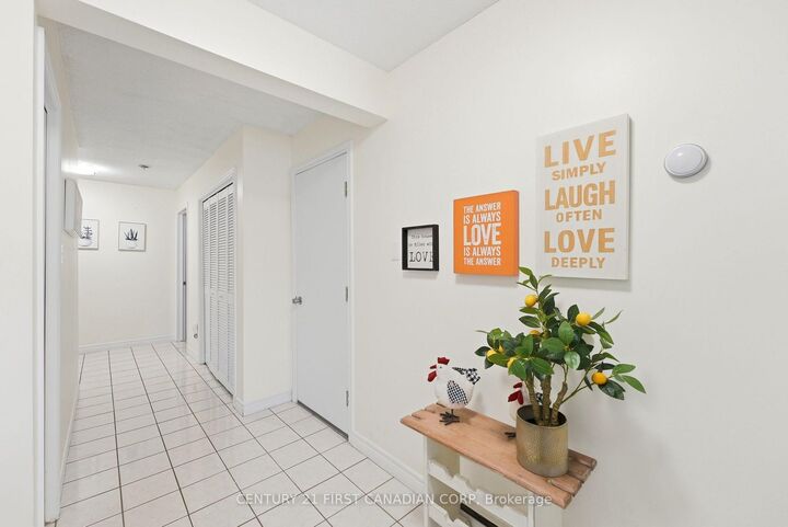 Property Photo:  1548 Richmond Street 10  ON N6G 4W7 