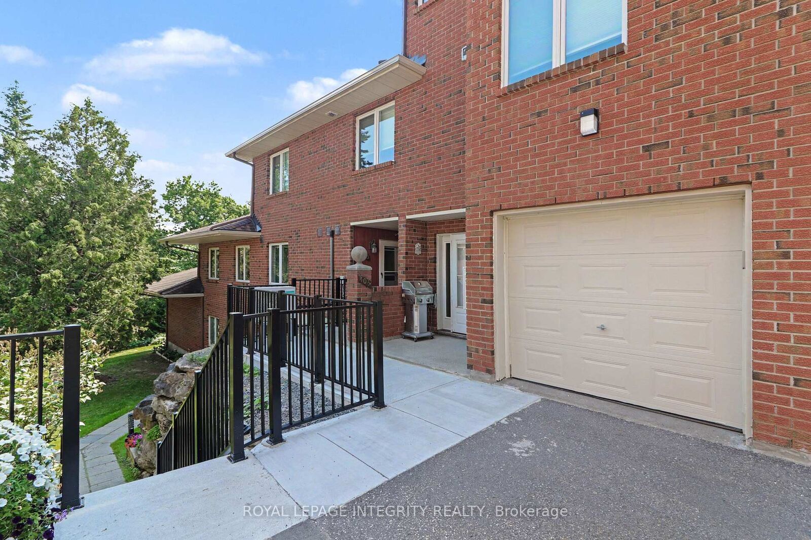 Property Photo:  403 Stratas Circuit 26  ON K2L 3K6 