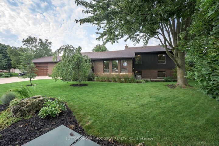 Property Photo:  86 Parks Edge Close  ON N6K 3P8 