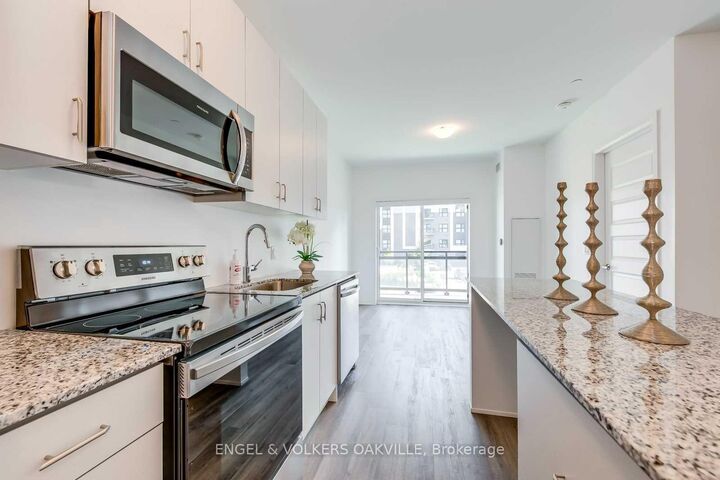 Property Photo: 102 Grovewood Common 232 ON L6H 0X2