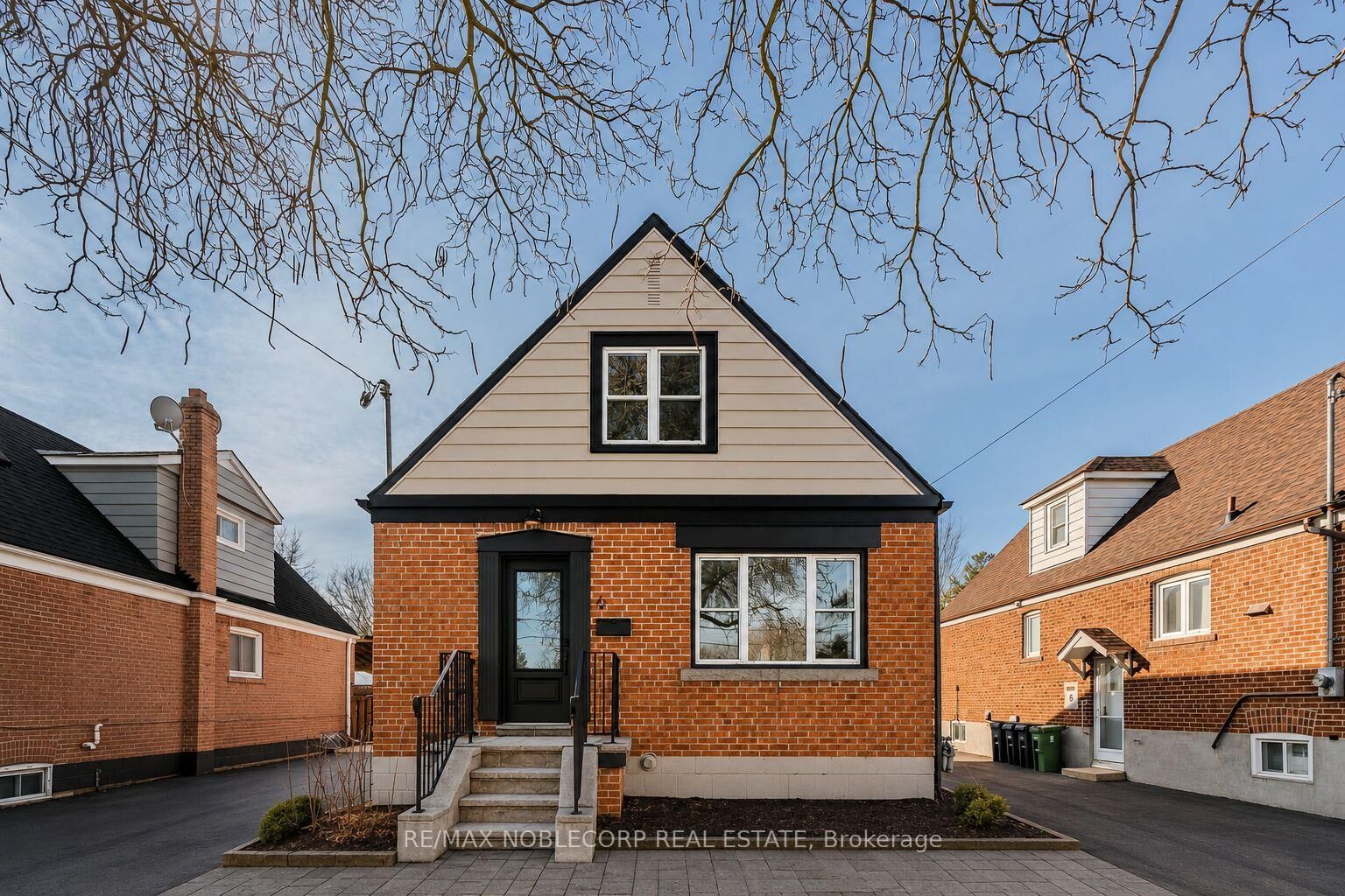 Property Photo:  6 Evandale Road Main  ON M1L 3S1 