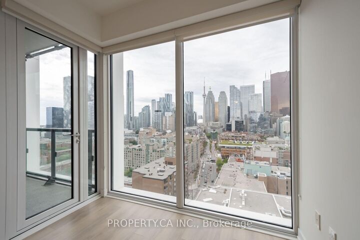Property Photo:  158 Front Street 1803  ON M5A 0K9 