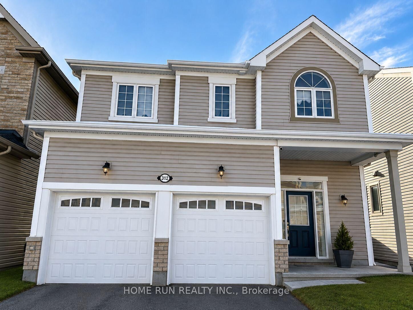Property Photo:  312 Everglade Way  ON K2M 2R7 