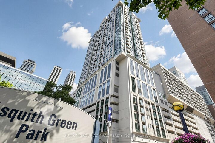 Property Photo: 8 Park Road 2116 ON M5M 4N3