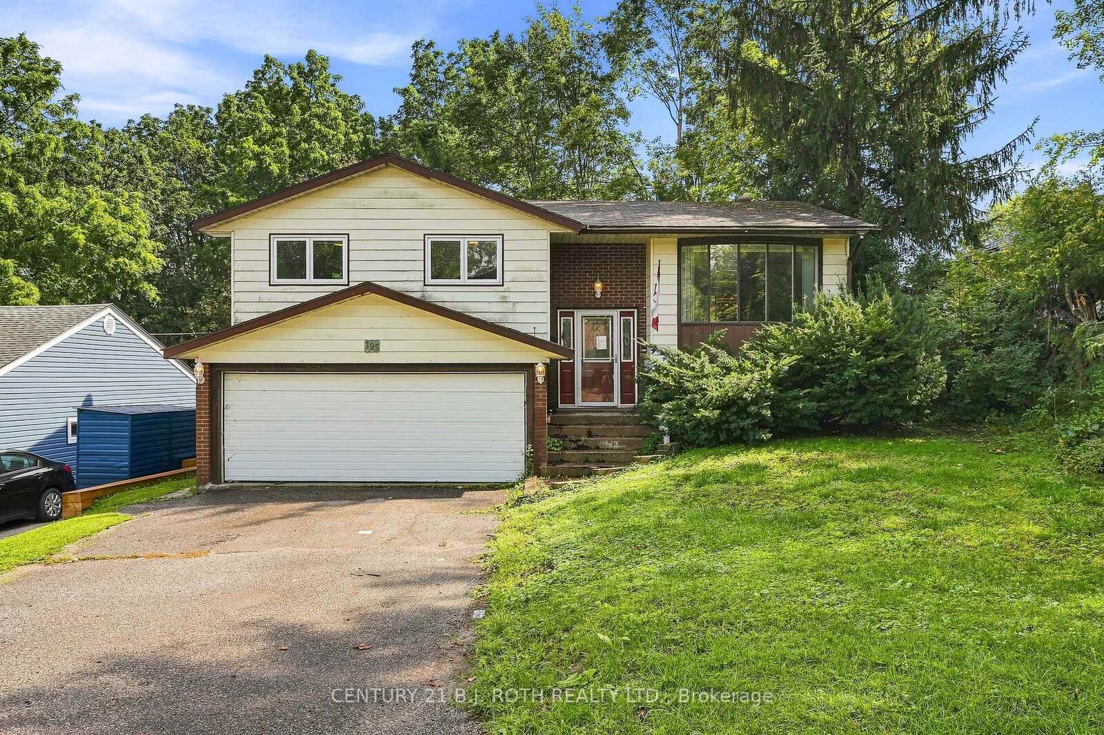Property Photo:  195 North Street E  ON L3V 2G2 