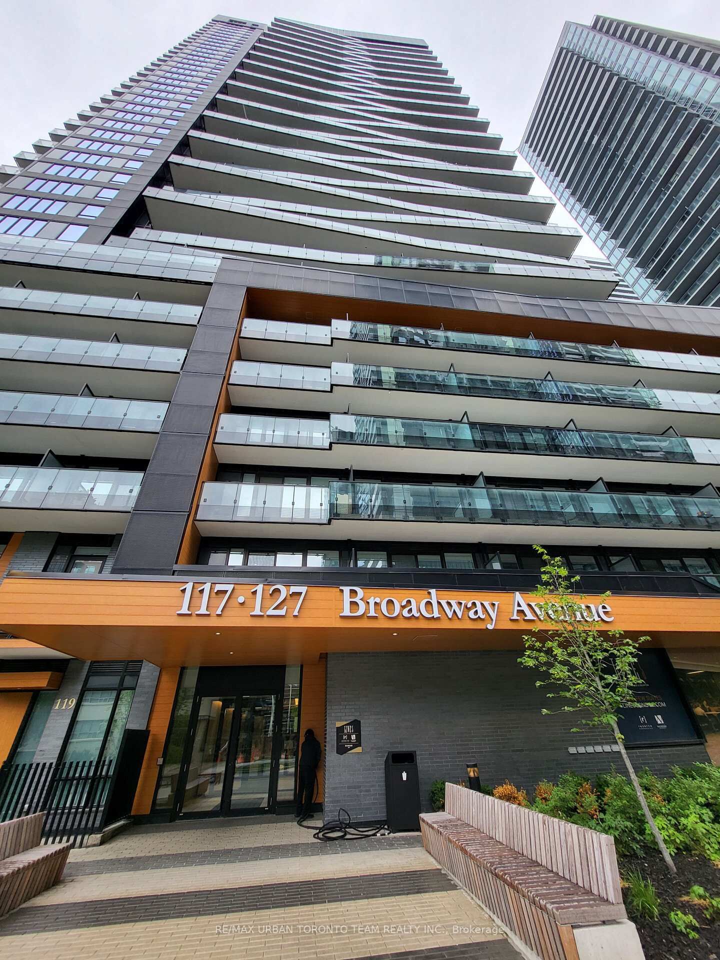 Property Photo:  127 Broadway Avenue 3902 (Uph-02)  ON M4P 1V4 