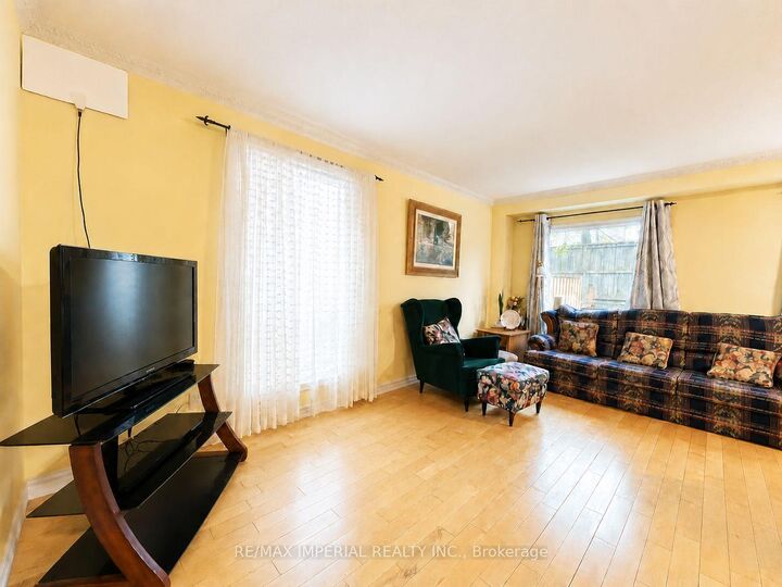 Property Photo:  2955 Thomas Street 53, Upper Rm1  ON L5M 6A9 