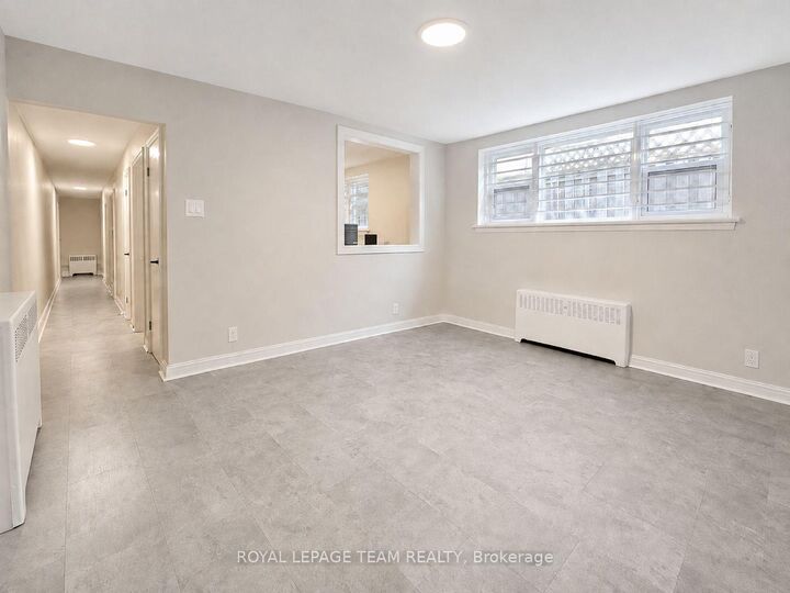 Property Photo: 33 Coupal Street 1 ON K1L 5Z9