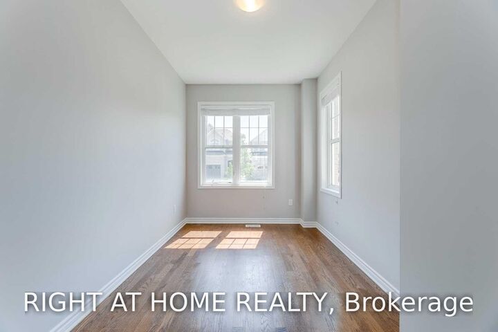 Property Photo:  455 Clarkson Gate Upper  ON L9E 0B7 