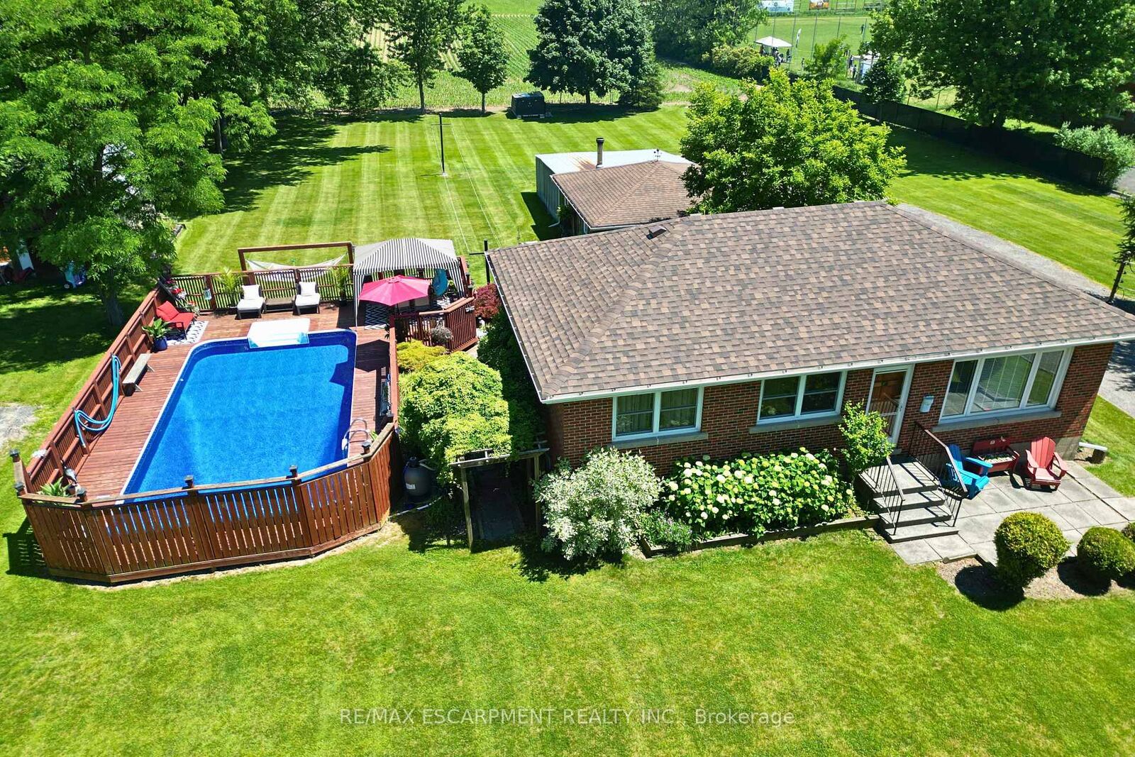 Property Photo: 1065 Woodburn Road ON L0R 1P0