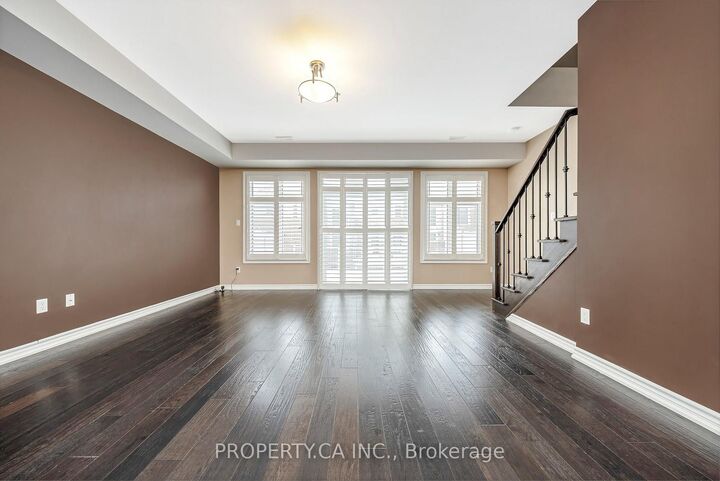 Property Photo:  165 Hampshire Way 16  ON L9T 8M7 