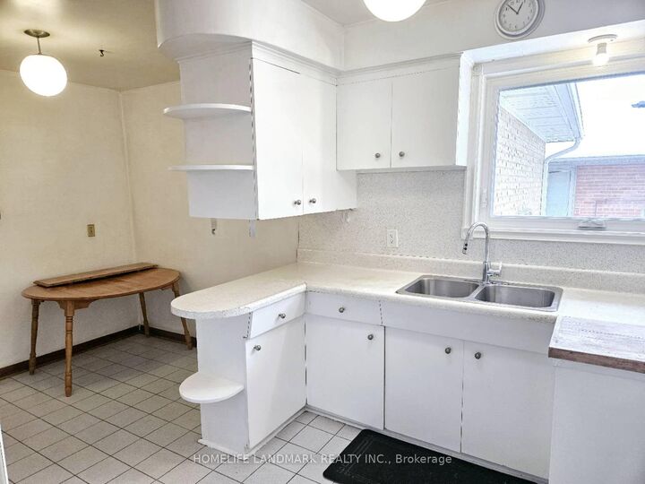 Property Photo:  39 Bathford Crescent  ON M2J 2S3 