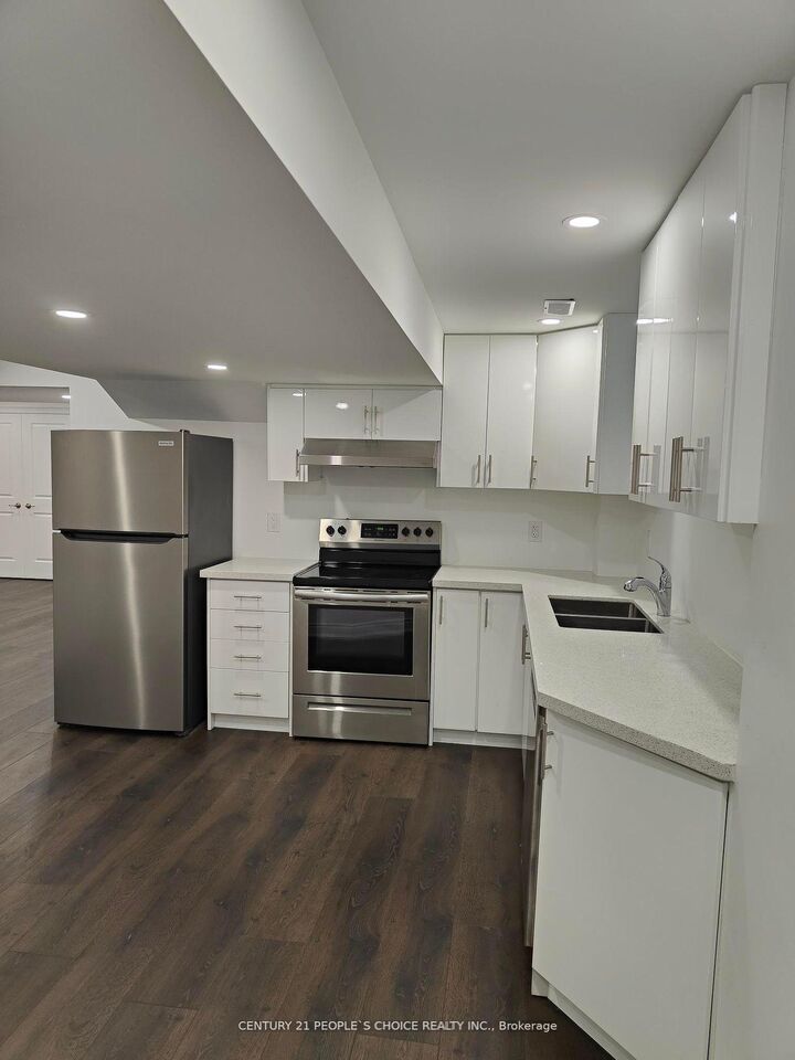 Property Photo:  8 Chiming Road  ON L6P 4E1 