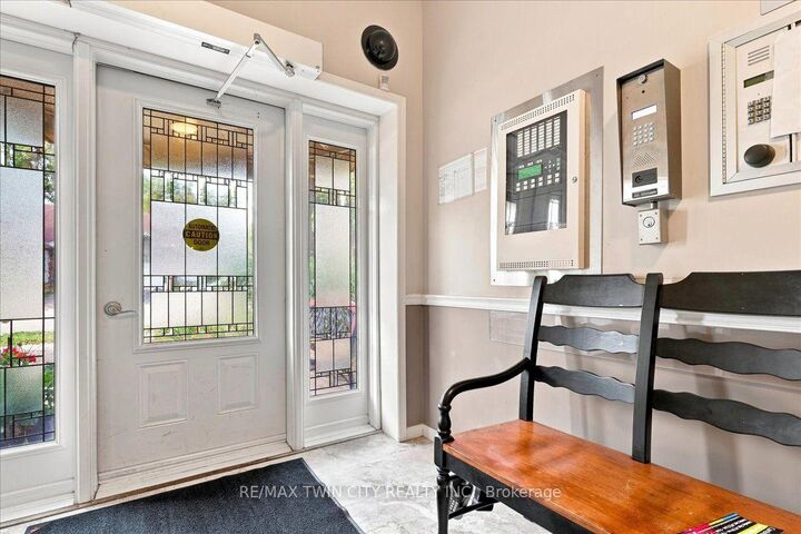 Property Photo:  1009 Queenston Road 217  ON N3H 3K7 