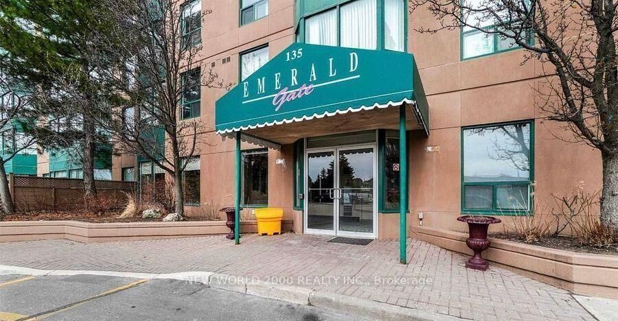 Property Photo:  135 Hillcrest Avenue 1916  ON L5B 4B1 