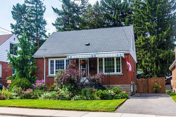 Property Photo:  112 East 13th Street  ON L9A 3Z5 