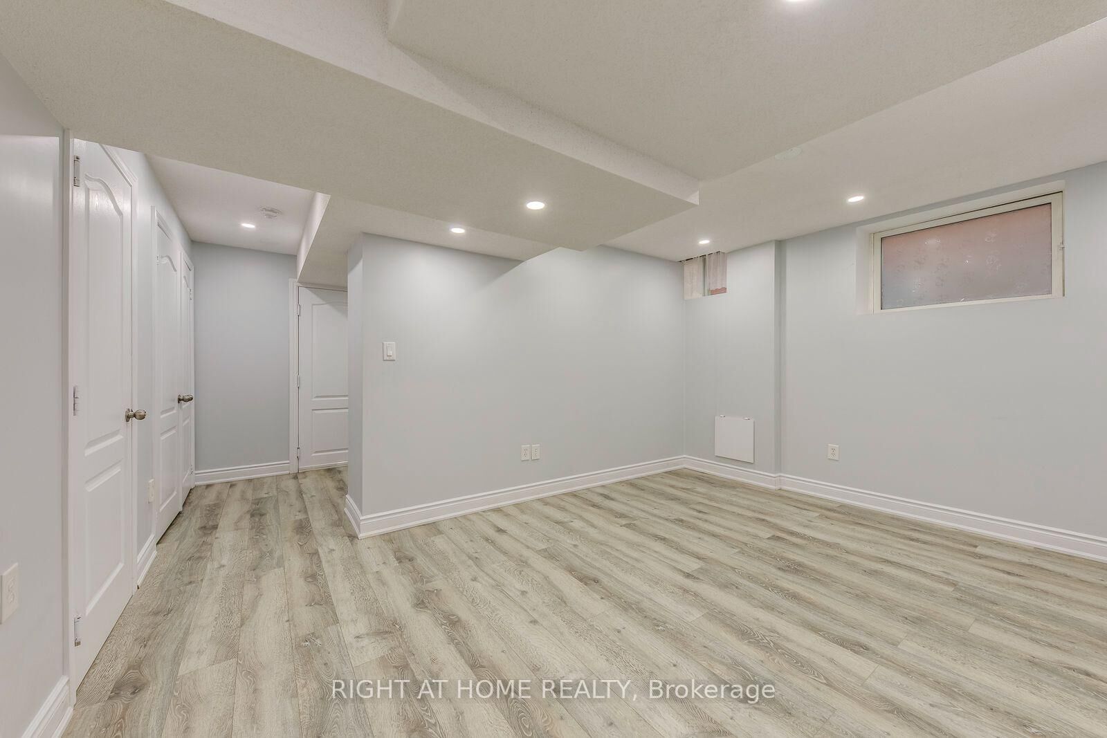 Property Photo:  5349 Lismic Boulevard Bsmt  ON L5V 1Y5 