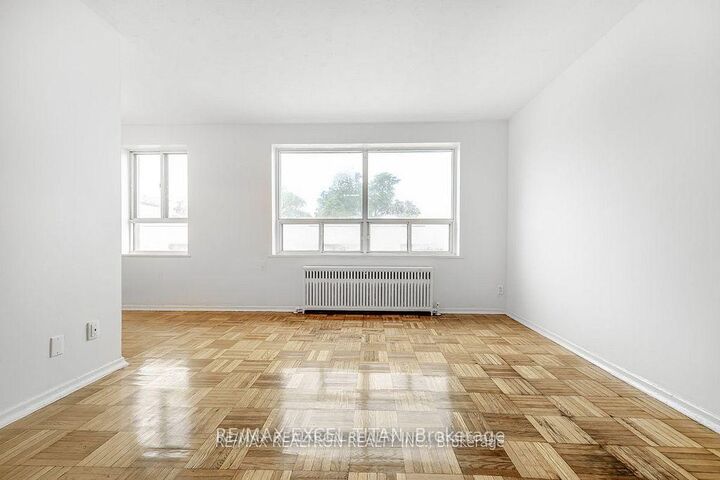 Property Photo:  156 Kingston Road 306  ON M4L 1S7 