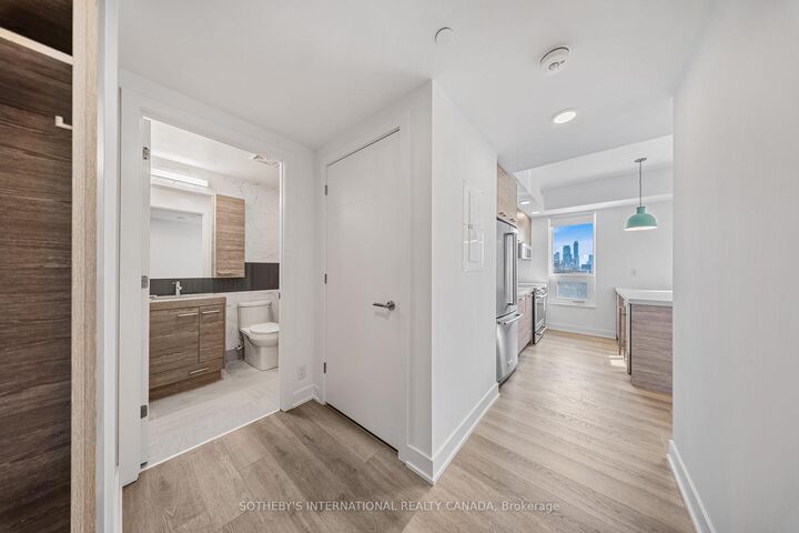 Property Photo:  484 Spadina Avenue 208  ON M5S 0E4 