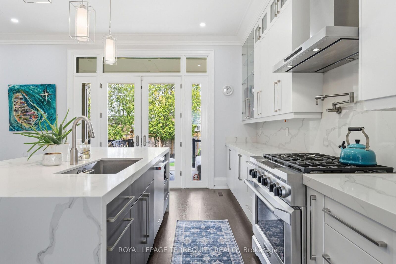 Property Photo:  130 Edgecroft Road  ON M8Z 2C3 